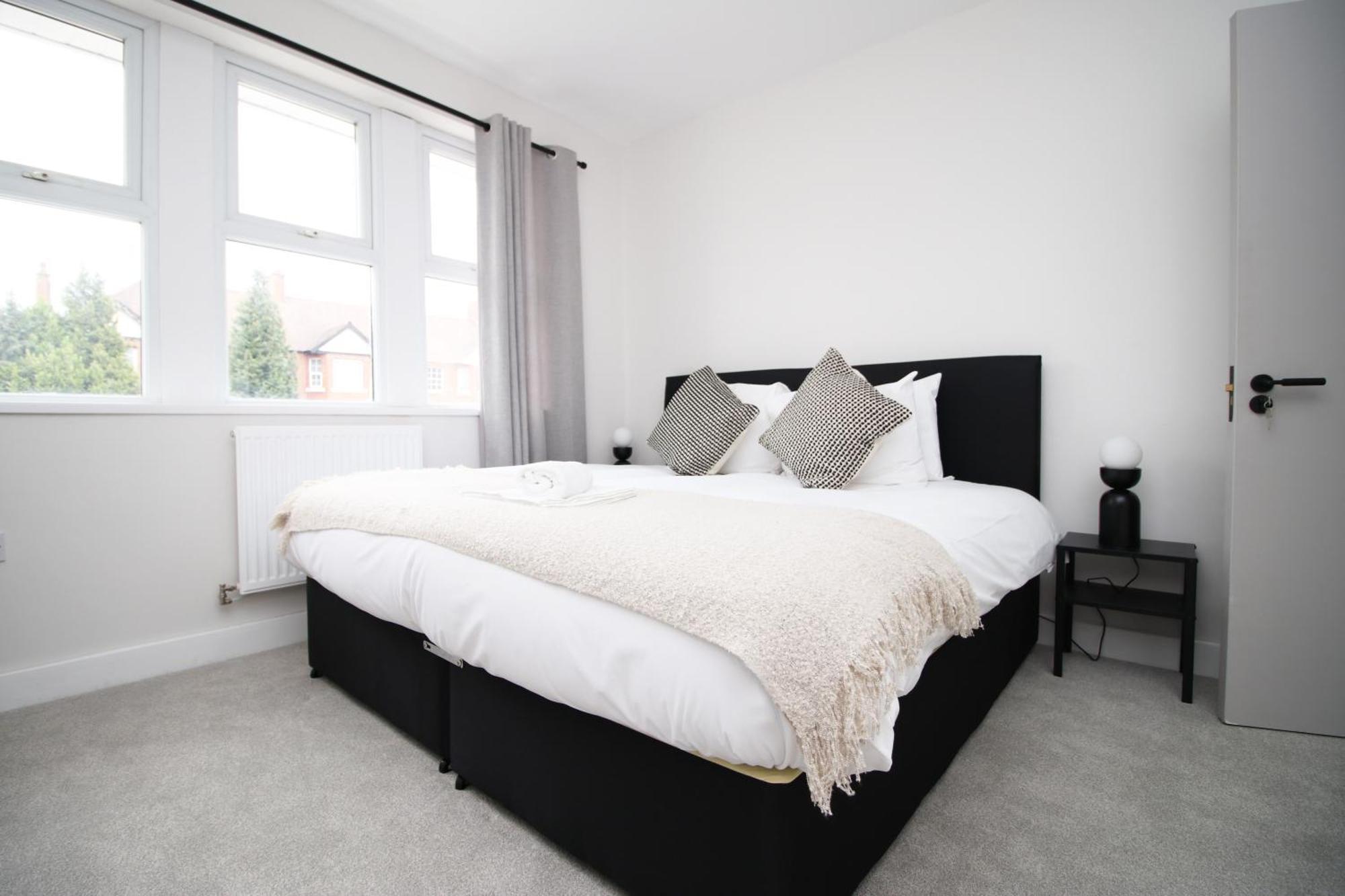Large 5 Bedroom House - Harlequin Gardens By Ty Sa Cardiff Bagian luar foto