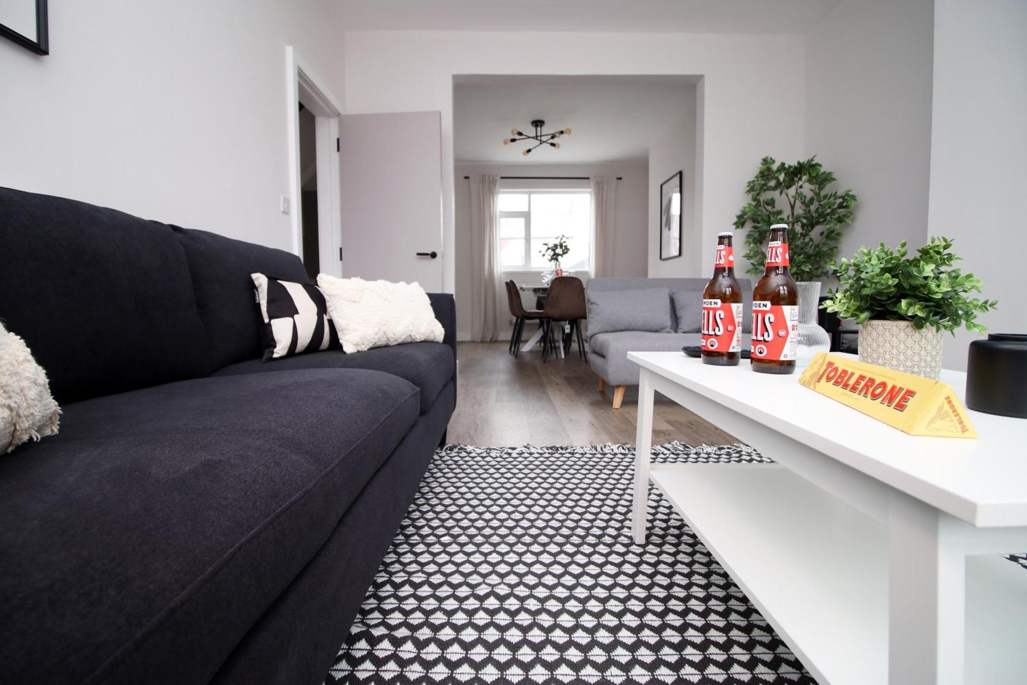 Large 5 Bedroom House - Harlequin Gardens By Ty Sa Cardiff Bagian luar foto