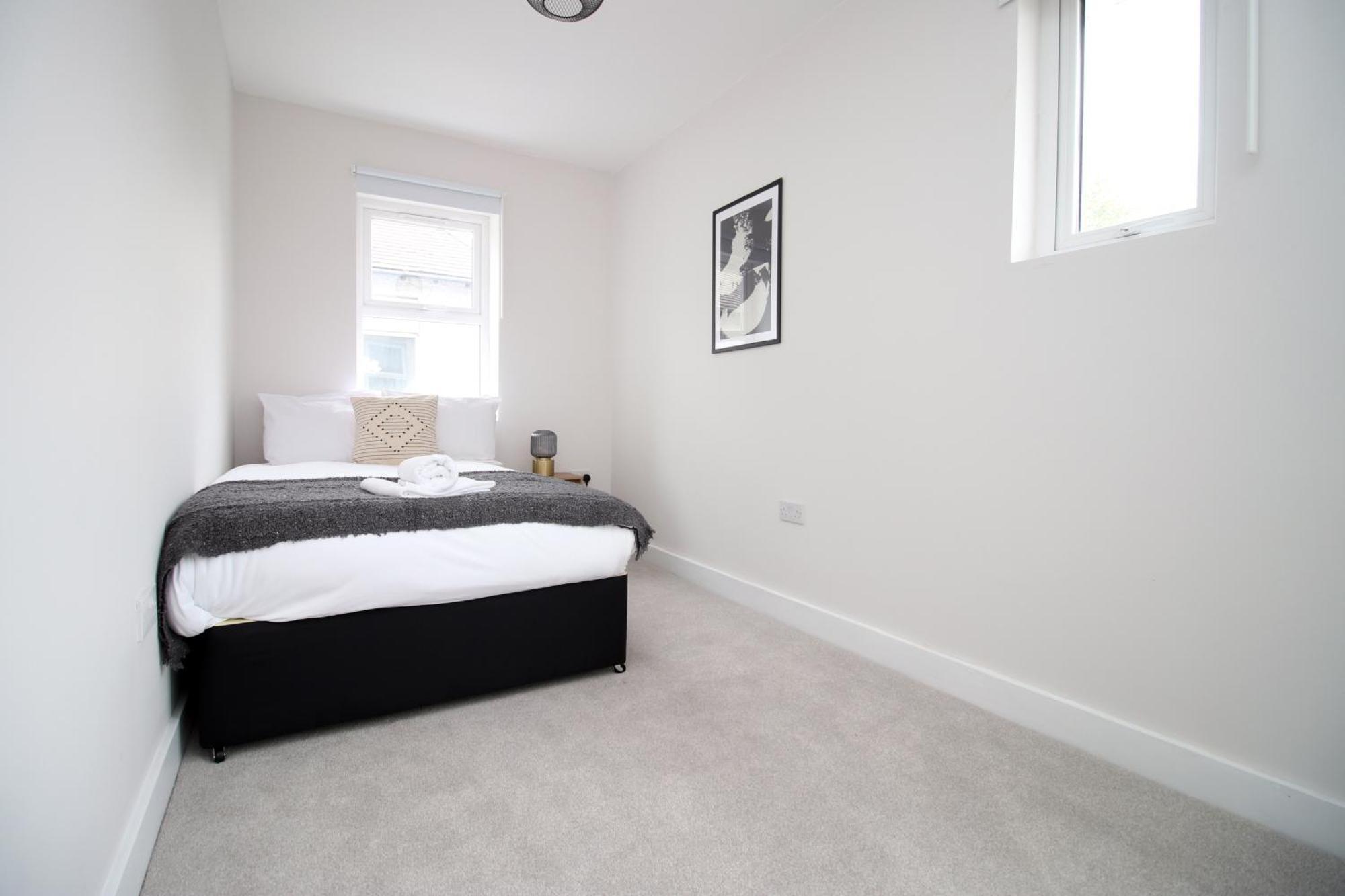 Large 5 Bedroom House - Harlequin Gardens By Ty Sa Cardiff Bagian luar foto