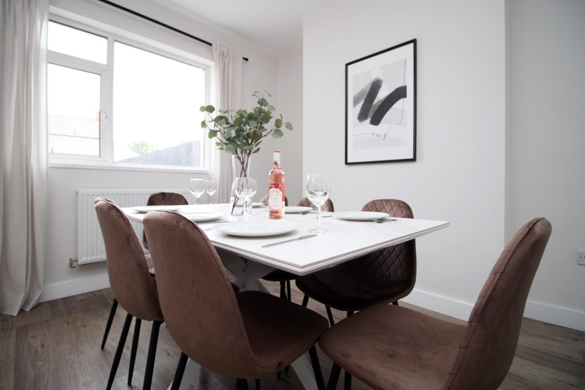 Large 5 Bedroom House - Harlequin Gardens By Ty Sa Cardiff Bagian luar foto
